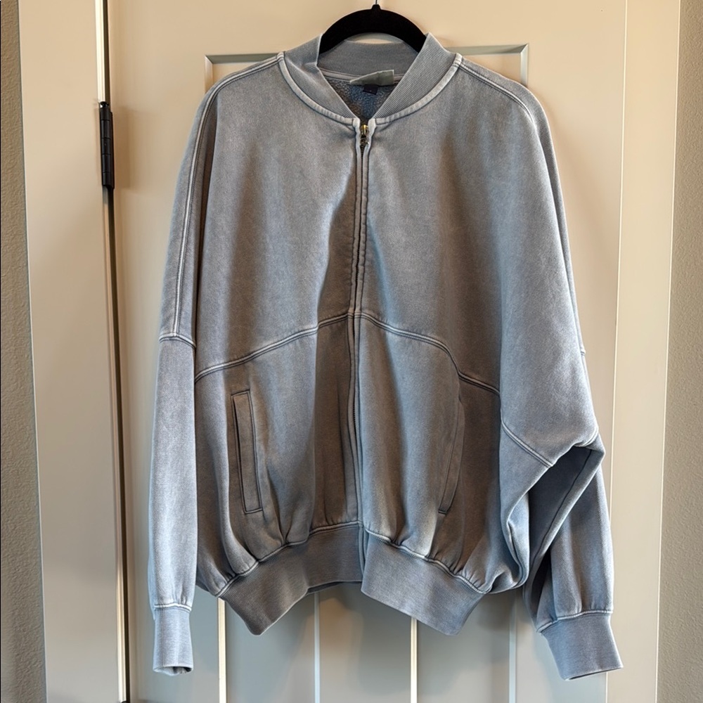 Casual Blue Zip-Up